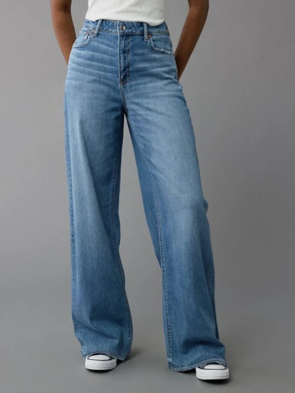 American Eagle Super High Rise Baggy Wide Leg Jeans Size 2 Long